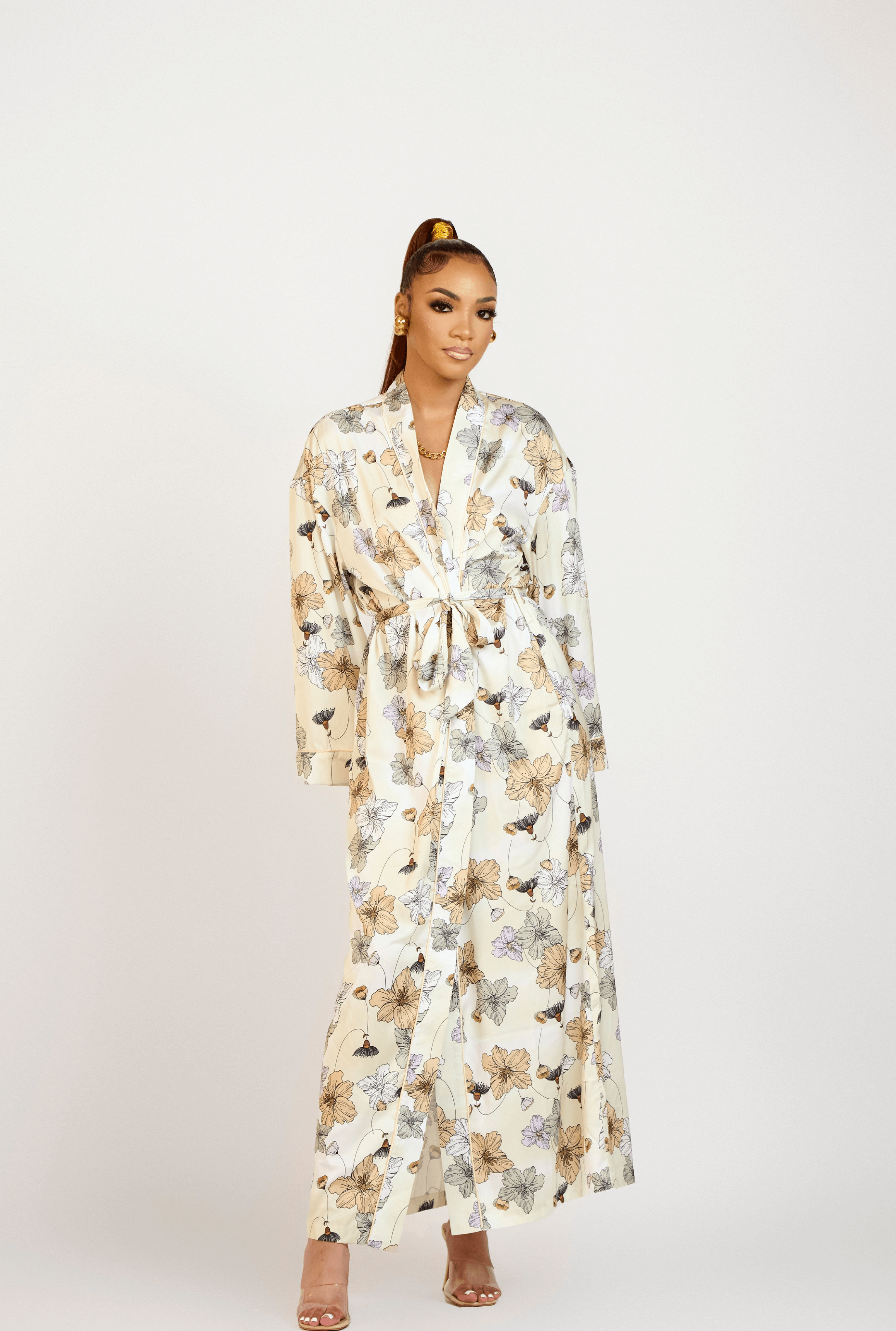 ÌRÚWÉ CREAM FLORAL SATIN ROBE